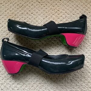 🐙 Marc by Marc Jacob’s dramatic pumps